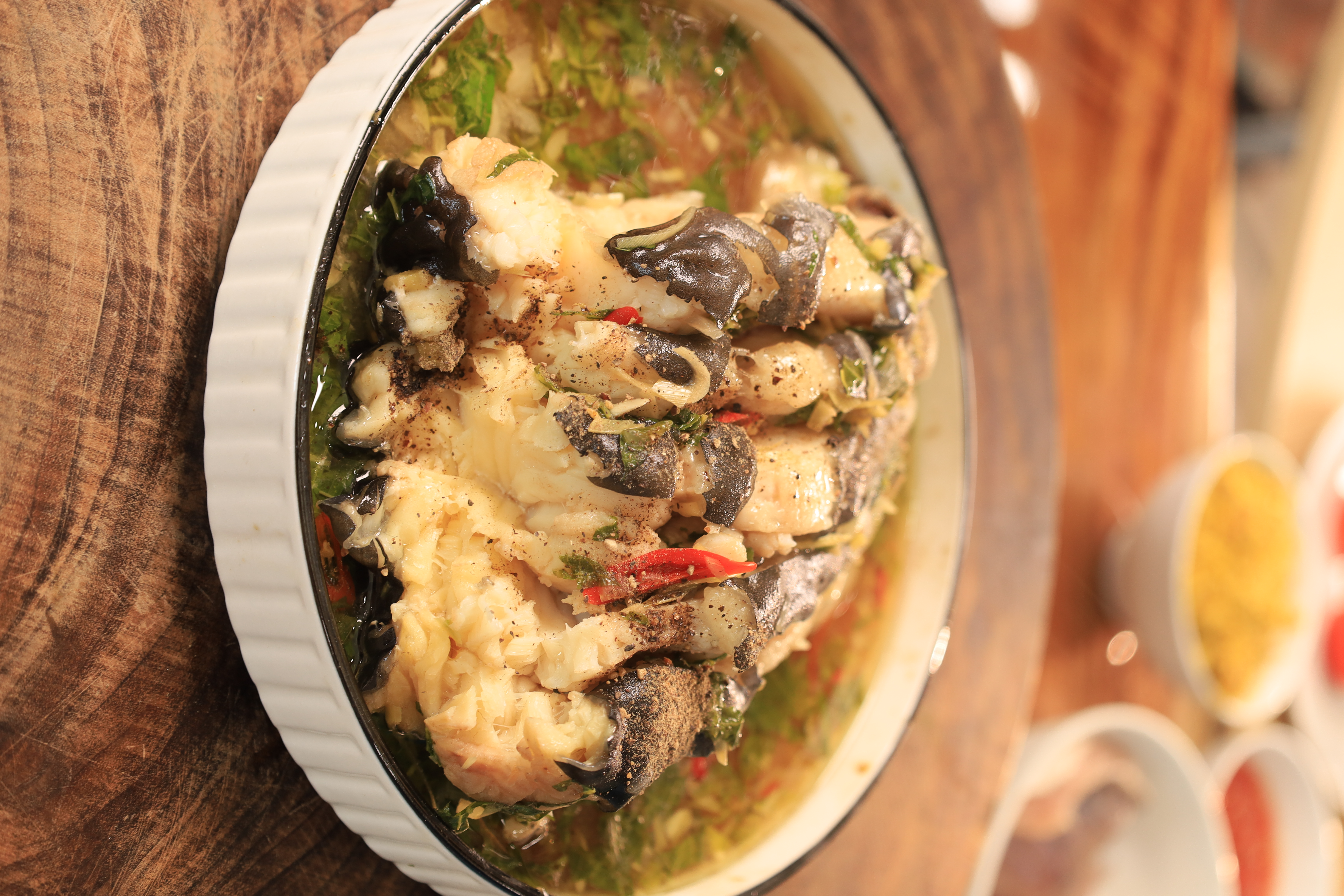 Một địa điểm ăn uống không thể bỏ lỡ khi đến Hòa Bình — Vua Cá Long Phượng