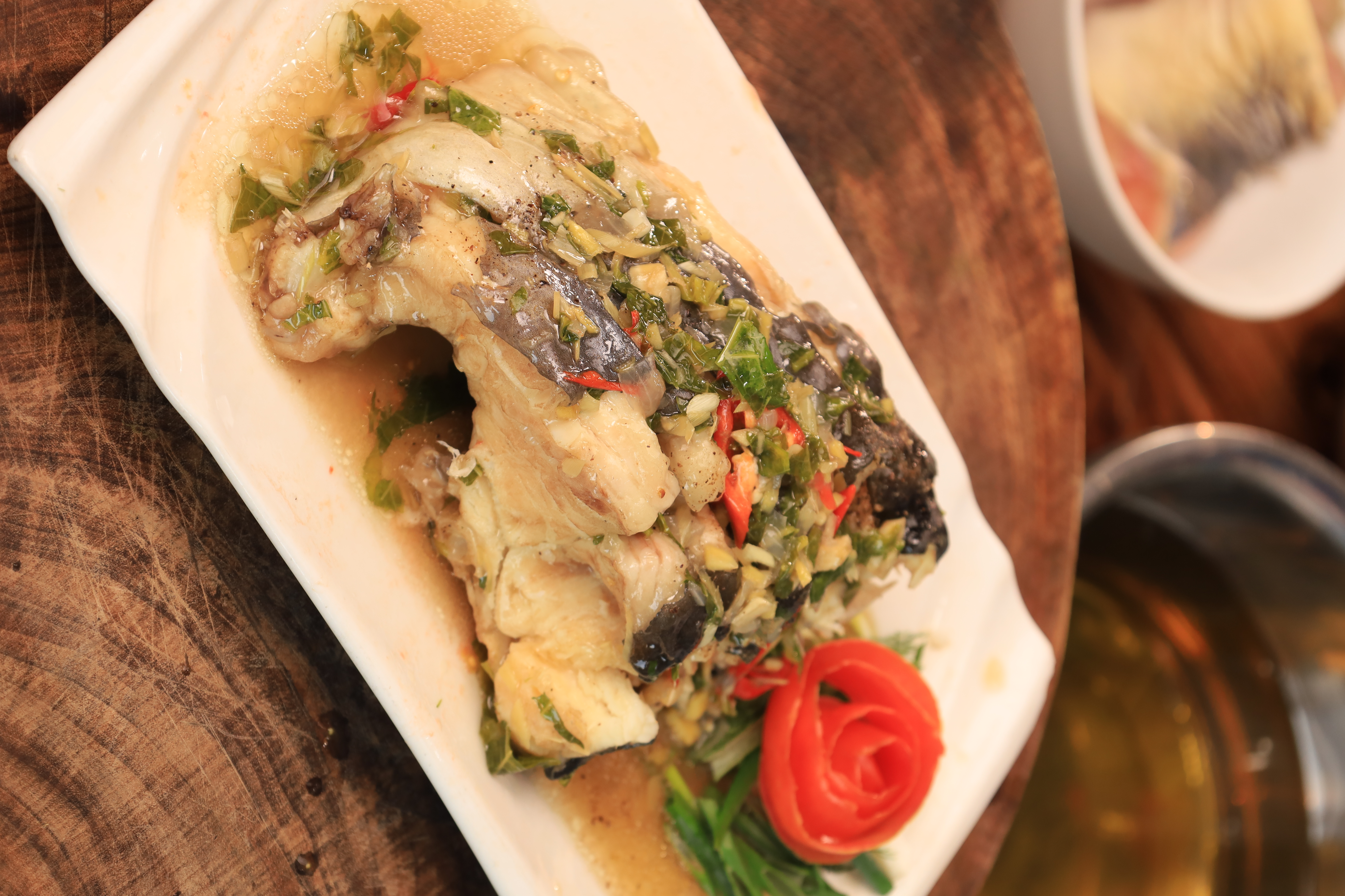Đặt tiệc Noel & cuối năm tại Vua Cá Long Phượng — Đặc sản Sông Đà