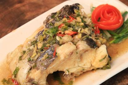 Lẩu cá cà chua Sông Đà — chua thanh ấm bụng