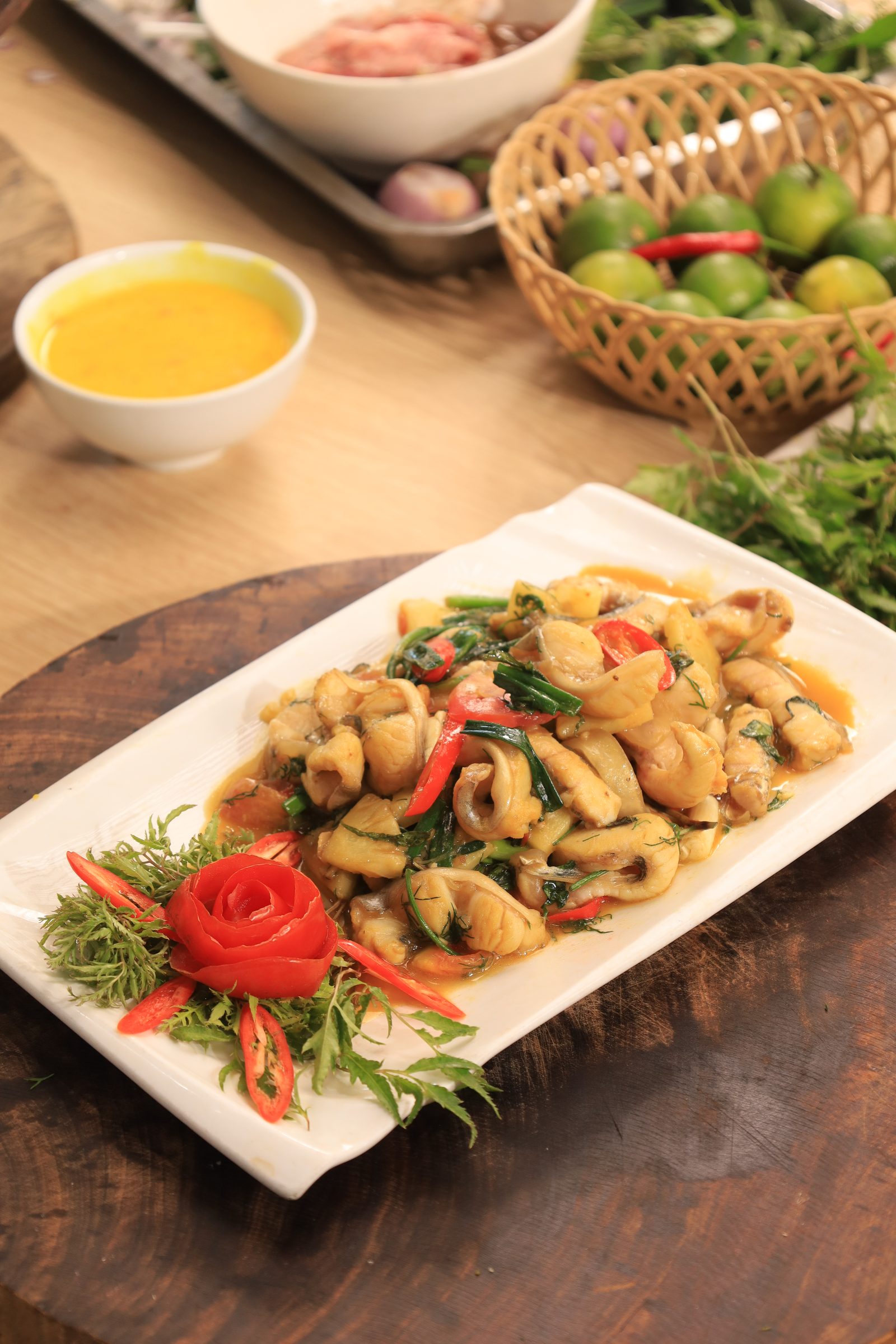 Cá xào rau cần Sông Đà — Món xào giòn ngọt đậm vị núi rừng